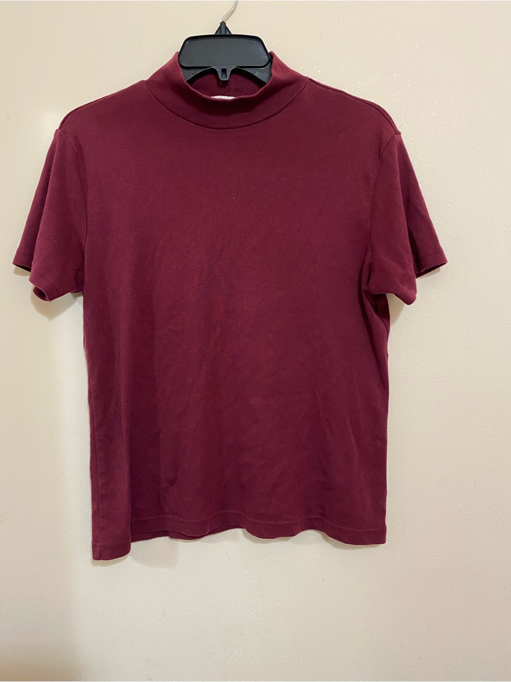 White Stag Burgundy Short Sleeve Mock Neck Tee 100% cotton size Small fits M
